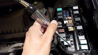 How to use a Circuit Tester to Check Car Fuse Test Light [upl. by Viridi]