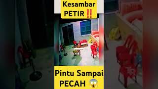 Detikdetik Kesambar Petir Sampai Pintu Pecah 😱⚡⚡⚡ hujanpetir petir hujan hujanderas [upl. by Brear336]