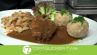 Geschmorte Kaninchenkeule in Thymiansauce mit Bayrisch Kraut und Semmelknödel TopfguckerTV [upl. by Lisabet794]