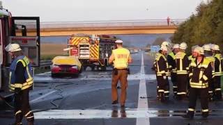 A96Mindelheim  Zwei Menschen verbrennen im Pkw nach Unfall [upl. by Adahsar389]