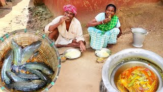 santali grandma fishingampcooking CLIMBING PERCH fish curry in steamed rice  rural village India [upl. by Hanonew]