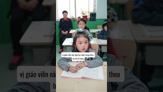 Vị giáo viên này đi dạy học còn mang theo bà và sự thật đằng sau shorts [upl. by Idolah]