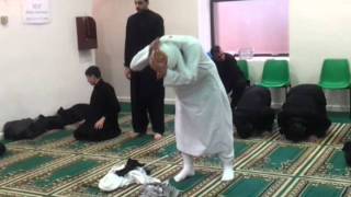 Sunni Deoband Wahabi Praying in a Shia mosque during Muharam Juloos great sign of unity [upl. by Hsiwhem]