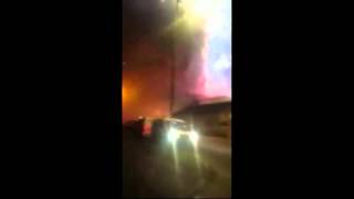 Explosion dans une usine de pyrotechnie en Angleterre [upl. by Tanberg313]