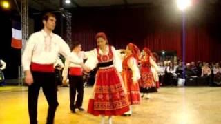 Danse folkorique portugaise au cours dune fête à Limeil Brévannes [upl. by Enelyam89]