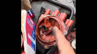 DISTRIBUTOR CAP AND ROTOR REPLACEMENT ON 1991 E34 M30B34 [upl. by Lorne870]