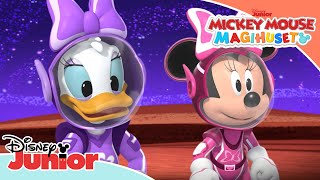 Skovtur på Mars  Mickey Mouse Magihuset  Disney Junior Danmark [upl. by Akin464]