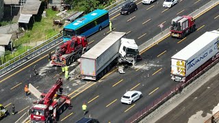 Incidente sulla A8 tir salta carreggiata le immagini dal drone [upl. by Nedah]