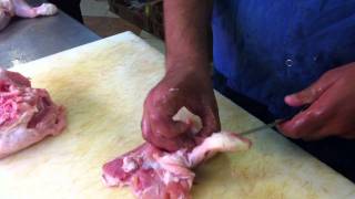 כיצד לפרק כרעי עוף לפרגיות  How to debone chicken thigh [upl. by Atsirak]