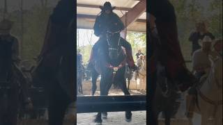 Que rola tan buena asta el caballo la baila🔥 jaripeo caballos vaqueras mexico musica [upl. by Fiester]