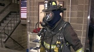 Los héroes Hispanos del cuerpo de bomberos en la ciudad de Chicago [upl. by Naimad731]