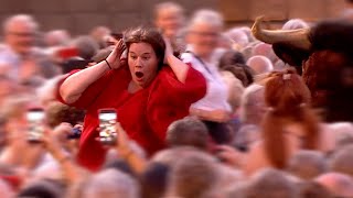 Shocking Bull attacks woman at concert — André Rieu  España Cani [upl. by Annhej]