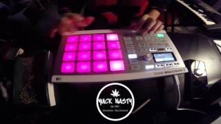 Maschine Mikro MK2  BEAT SNACKS 2  HouseTechno Beat [upl. by Fenner50]