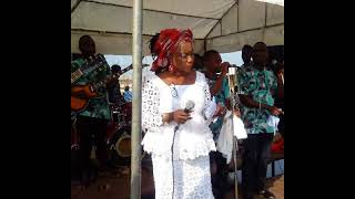 TITI ALAYO dishing out spectacular JUJU Music LIVE [upl. by Drof]