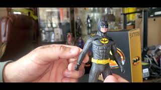 Mezco 1989 batman update be very careful with this figure damaged bicept [upl. by Reseta]