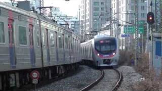 KORAIL中央線 321000系・351060系 漢南駅離合 [upl. by Anrahc]