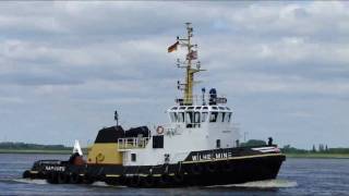 quotSchlepper Wilhelminequot auf der Elbe [upl. by Klehm]