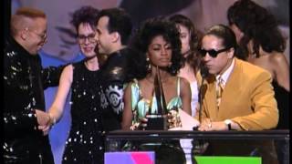 CC Music Factory Wins Favorite Dance Artist  AMA 1992 [upl. by Lenahs70]