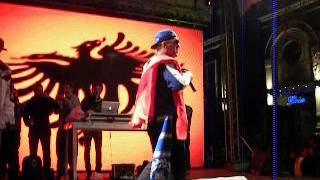 Unikkatil ft Klepto  Kuq e zi  live performance  25 Vjet Plis [upl. by Whitver137]