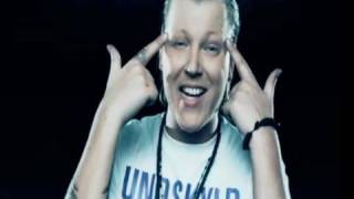 Niarn  Undskyld Jeg Var Fuld  Officiel video [upl. by Ronen]