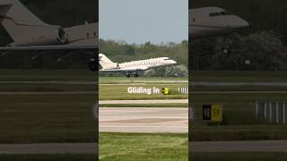 Bombardier global express landing 12524 [upl. by Mastrianni900]