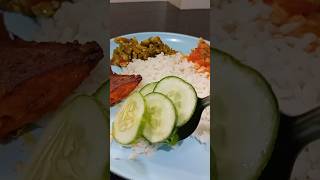 ഇഷ്ടമുള്ളത് എല്ലാം കഴിക്കും😋😁 shortvideo trendingshortsfoodplating [upl. by Annoit305]