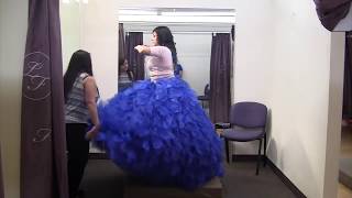 ¿Cómo ponerte tu vestido de Quinceañera  Lucy Franco Las Vegas  702 912 43 66 [upl. by Aisena]