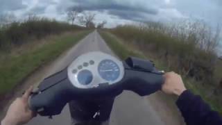 Piaggio Zip 50 Wheelie Fail [upl. by Maddy947]