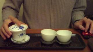 How to brew tea gongfu style using gaiwan [upl. by Nesyt]