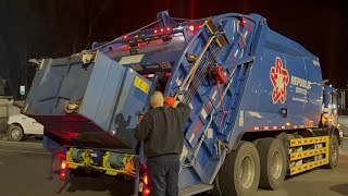 BRAND NEW Republic Services Garbage Truck Packing Comercial Trash [upl. by Milone448]