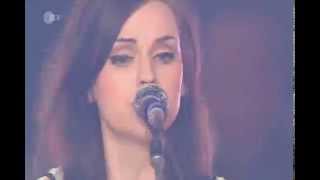 Amy Macdonald  LIVE  Dont Tell Me That Its Over Wetten Dass 2010 [upl. by Gennie]