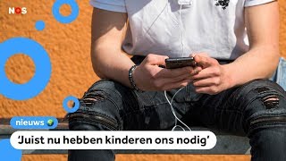 Drukte bij de Kindertelefoon door coronavirus [upl. by Ecinert]