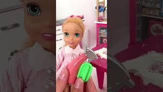 Annie Cleans Messy Kitchen 🫧 dolls cleaningup [upl. by Dulla]