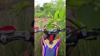 Launching dirt bike off quarry walls Chiang Mai erzbergrodeo [upl. by Haldi]