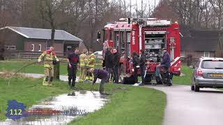 Brandweer schiet boer met wateroverlast te hulp in Zelhem [upl. by Amehsyt]