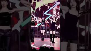 Le sserafim  Crazy live version Part 2crazy lesserafim live kpop kpoprdit [upl. by Lindner80]