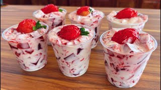 Postre de gelatina con crema y fresas 🍓 POSTRE MUY FÁCIL [upl. by Aitram]