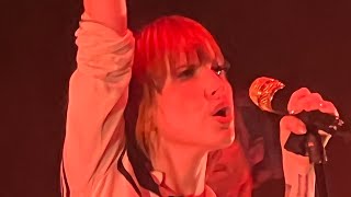 Hayley Williams  Paramore  Simmer Live in Chicago  Fall 2022 tour Bayley’s Wrestlemanja song [upl. by Dorsman]