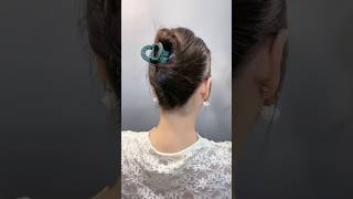 Right way to use Clatcher😍hairstylehair easyhairstyleyoutubeshorts ytshortsyoutubefeedviral [upl. by Philo192]