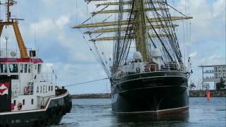 Hanse Sail 2016  Auslaufmanöver der quotKruzenshternquot [upl. by Robena]