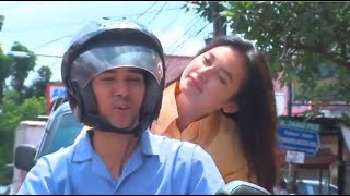 FTV Indah Permatasari amp Rendy Septino Cinta Ketinggalan di Ojek [upl. by Idac]