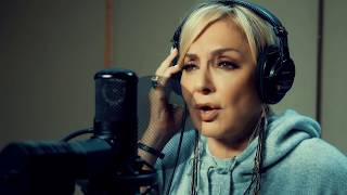 Googoosh  Mosalase Khatereha Official Music Video [upl. by Onoitna]