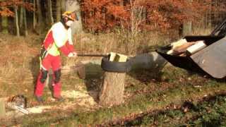 Fiskars X27  Holz spalten auf die schnelle und einfache Art  Wood spliting easy [upl. by Talie]