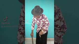 Grand père Ekobo danse Remueménage [upl. by Donalt325]