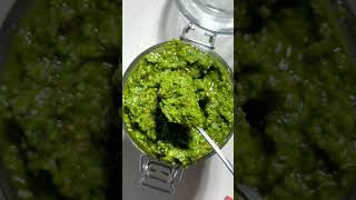 Pesto de albahaca nueces y almendras  Cravings Journal español [upl. by Aikemaj94]