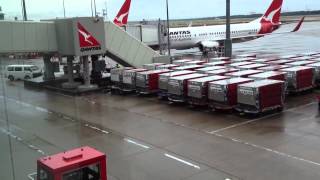 ブリスベン空港 搭乗アナウンス Brisbane Airport boarding announce [upl. by Mathia]