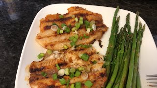 Filetes de tilapia y espárragos en la parrilla eléctrica Saludable y fácil de hacer [upl. by Bendicty]