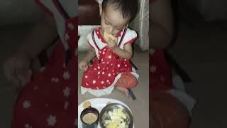 Hafsa First time Khud Nasta kr rahi mashallah cutebaby breakfast hadiyafatima hafsafatima [upl. by O'Shee]