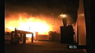 Christmas tree fire destroys a living room in under a minute [upl. by Nelag]