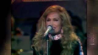 dalida  Mourir sur scène  Champs Élysées du 18 juin 1983 [upl. by Ethyl]